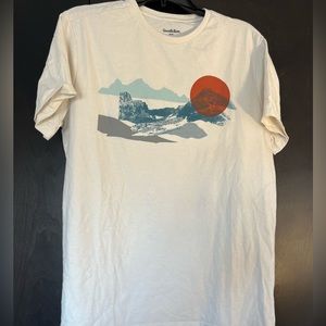 Goodfellow graphic tee with mountain & sun
